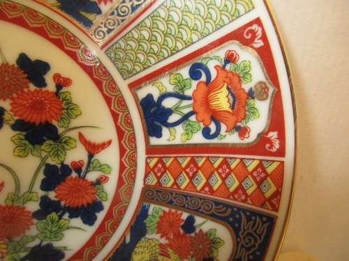 PAIR OF JAPANESE PROBABLY IMARI PLATES