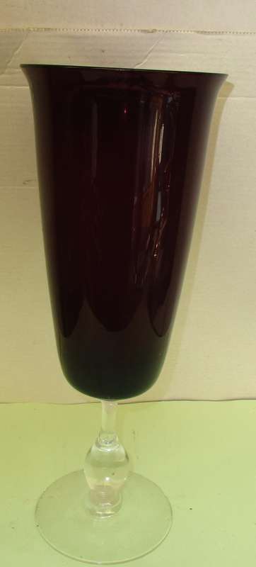 BEAUTIFUL DEEP GRAPE COLOUR  GLASS  VASE