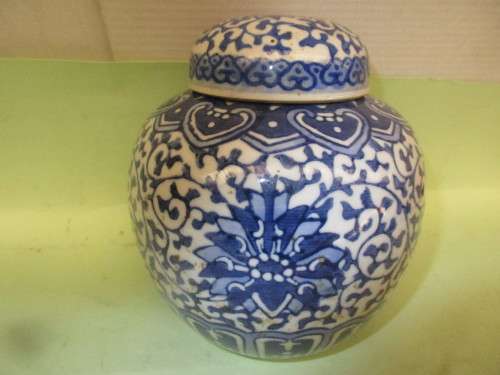 BEAUTIFUL KIANGXI BLUE AND WHITE GINGER JAR HANDPAINTED