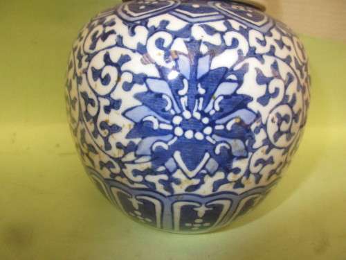 BEAUTIFUL KIANGXI BLUE AND WHITE GINGER JAR HANDPAINTED