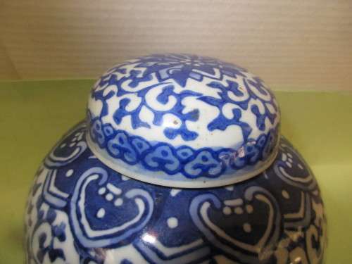 BEAUTIFUL KIANGXI BLUE AND WHITE GINGER JAR HANDPAINTED