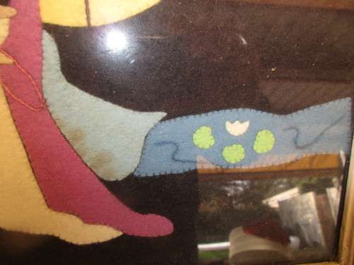 BEAUTIFUL FELT PICTURE OF TWO JAPANESE LADIES RECLINING NEAR A TREE