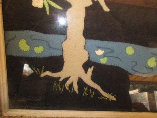 BEAUTIFUL FELT PICTURE OF TWO JAPANESE LADIES RECLINING NEAR A TREE