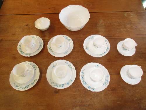 ARCOROC (FRANCE) SET OF 8 CUPS  AND SAUCERS AND SIX SIDE PLATES  SUGAR BOWL AND A BIG BOWL