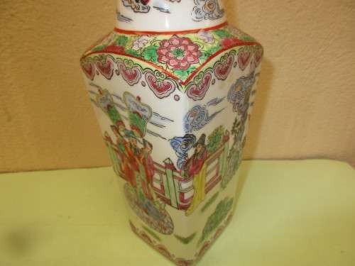 BEAUTIFUL CHINESE  QIANLONG NIAN ZHI  VASE  FAMILLE ROSE