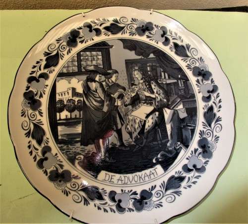 BEAUTIFUL BIG DELFT HOLLAND DE ADVOKAAT DISPLAY  PLATE SERIES NUMBER 1490