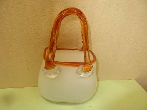 BEAUTIFUL WHITE AND ORANGE GLASS BASKET VASE