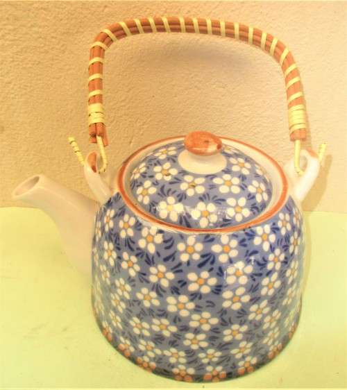 BEAUTIFUL BLUE AND WHITE CHINESE TEAPOT PROBABLY HUA PING TANG ZHI c 1980