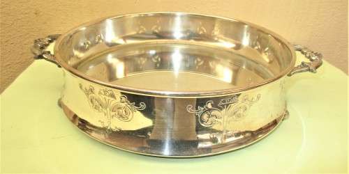 BEAUTIFUL SILVER PLATED TRAY ON THREE BALL FEET