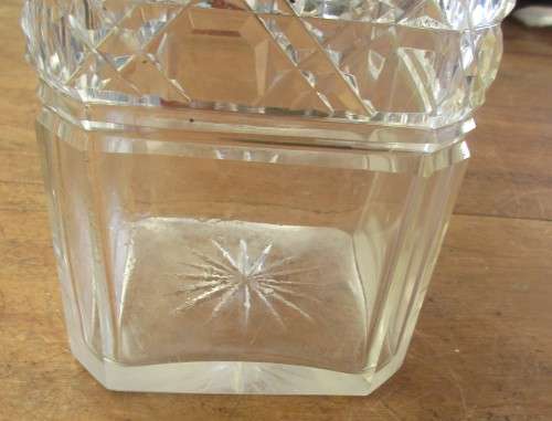 BEAUTIFUL 1950`S  HOBNAIL CUT CRYSTAL DECANTER WITH STAR BURST BASE