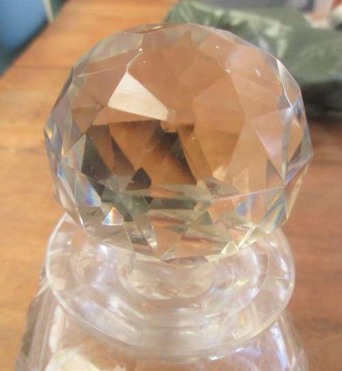 BEAUTIFUL 1950`S  HOBNAIL CUT CRYSTAL DECANTER WITH STAR BURST BASE