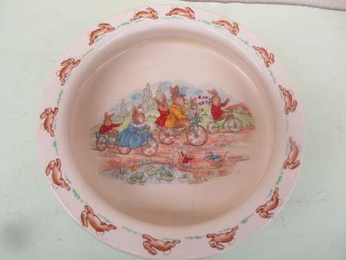 ROYAL DOULTON CHILD`S PORRIDGE BOWL NEW CONDITION BUNNYKINS SERIES