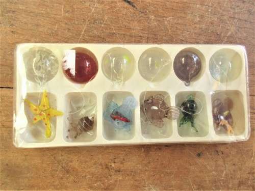 BEAUTIFUL MURANO FLOATING GLASS FISH AND STARFISH AND TWO SWEETS