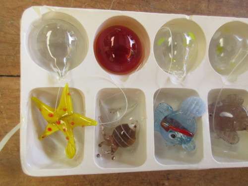 BEAUTIFUL MURANO FLOATING GLASS FISH AND STARFISH AND TWO SWEETS
