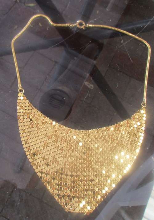 BEAUTIFUL GILT MESH NECKLACE