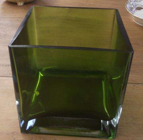 GREEN SQUARE GLASS VASE