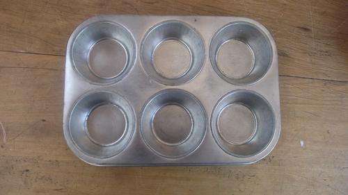 6 PLACE MUFFIN DISH