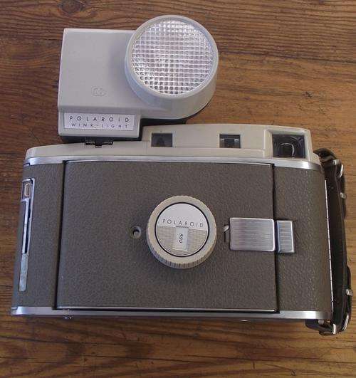 POLAROID 800 CAMERA  WITH WINK LIGHT