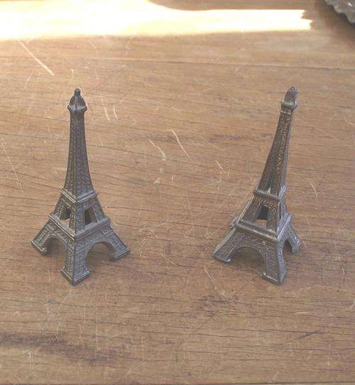 PAIR EIFFEL TOWER PAPERWEIGHTS