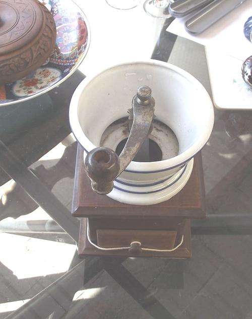 COFFEE GRINDER WITH CERAMIC TOP AND WOOD BOX