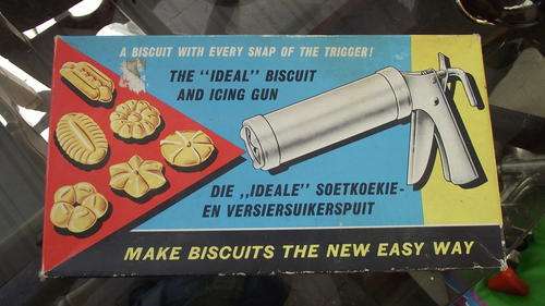 BISCUIT BAKE SET IN BOX