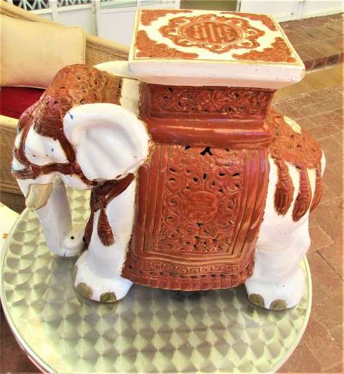 LOVELY ! BIG CERAMIC WHITE AND BROWN  ELEPHANT IT HAS AN INTERIOR LIGHT