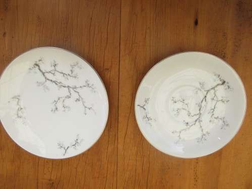 SET  OF FOUR BONE CHINA  R C  ( DIVISION OF NORITAKE ) TRIOS CUP SAUCER AND SIDE PLATE PATTERN 217