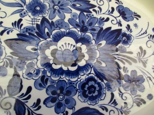 BEAUTIFUL HANDPAINTED DELFTS HOLLAND BLAAU PLATTER  42 BY 31 cms