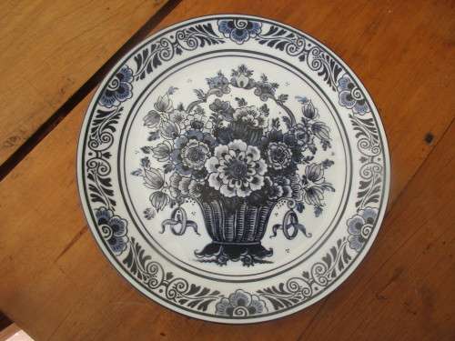BEAUTIFUL DELFT HANDPAINTED BLUE AND WHITE PLATE