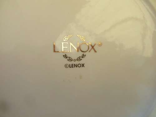 BEAUTIFUL LENNOX PORCELAIN  BARREL PARIAN STYLE.