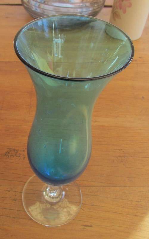 BEAUTIFUL BLUE GLASS  SPILL VASE