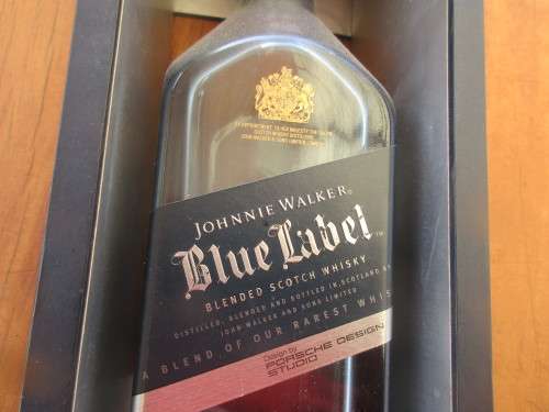 JOHNNY WA,KER LIMITED EDITION BOTTLE PD08834 IN ORIGINAL WOOD CASE