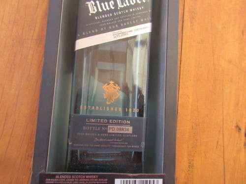 JOHNNY WA,KER LIMITED EDITION BOTTLE PD08834 IN ORIGINAL WOOD CASE