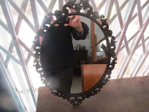 BEAUTIFUL METAL FRAMED OVAL MIRROR