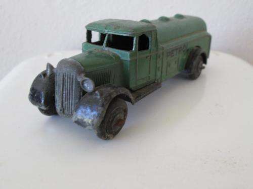 DINKY TOYS Green Petrol Truck