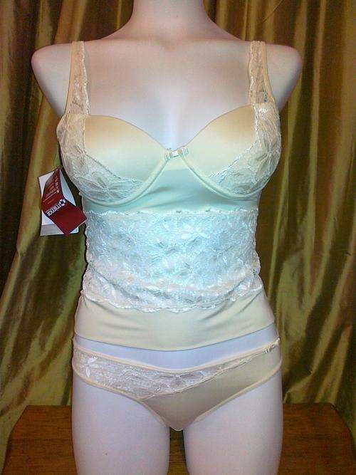 4 Camis with Lace and 4 Matching Panties  (8 Items.Wholesale Lot)