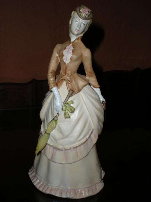 FIGURINE - ROYAL WORCESTER - SUNDAY MORNING