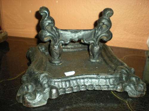 CAST IRON SHOE SCRAPER