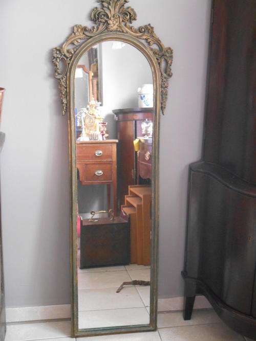 ORNATE GILDED MIRROR