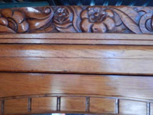 A LARGE OAK ART DECO 3 DOOR WARDROBE CIRCA 1930