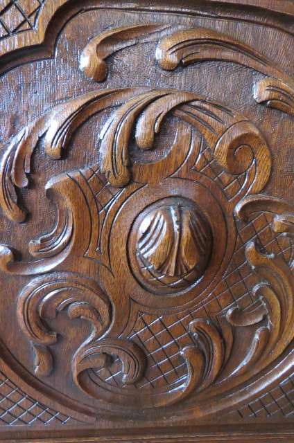 A STUNNING LARGE CARVED BUFFET