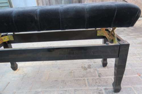 A LOVELY ADJUSTABLE PIANO STOOL