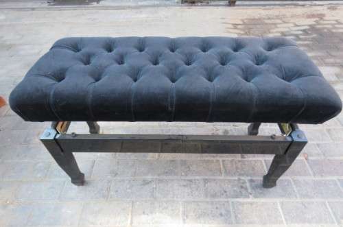 A LOVELY ADJUSTABLE PIANO STOOL