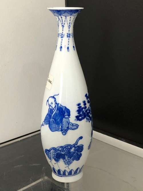 SIGNED CHINESE HAND PAINTED EGG SHELL BLUE AND WHITE PORCELAIN VASE