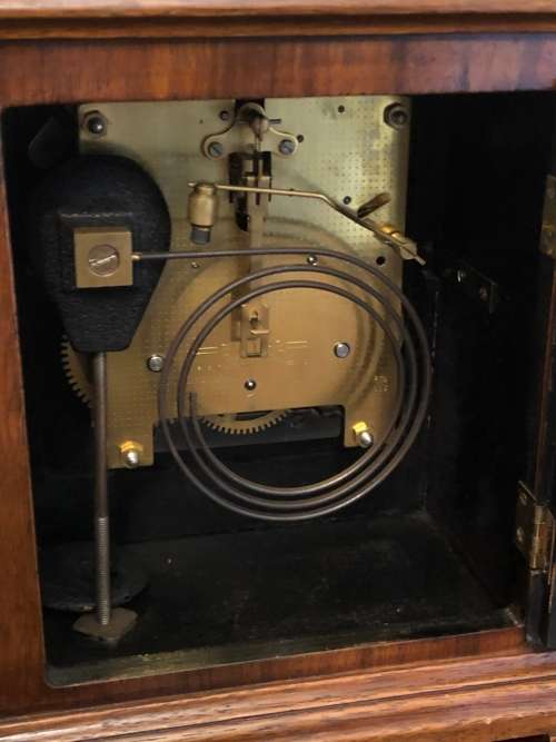 GOOD QUALITY SMITHS BRACKET  CLOCK IN WALNUT
