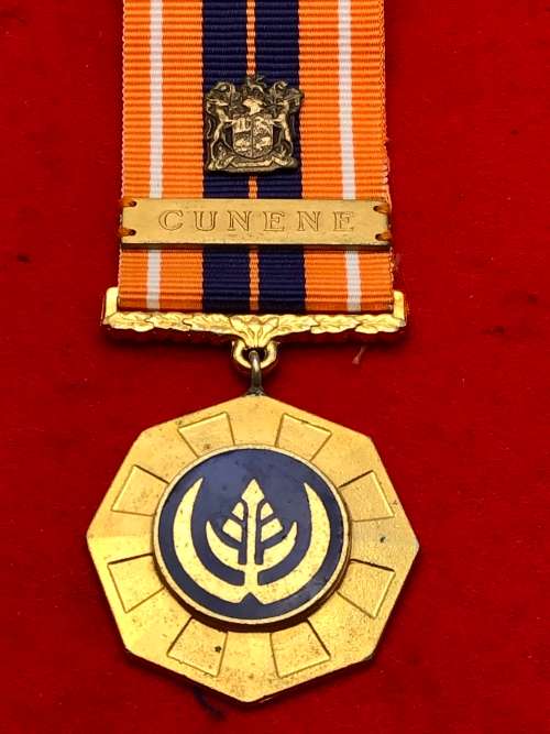 S5) PRO PATRIA MEDAL WITH CUNENE BAR AND COAT OF ARMS