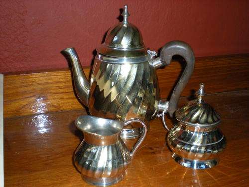 A BEAUTIFUL X3 PIECE EPNS TEA SET
