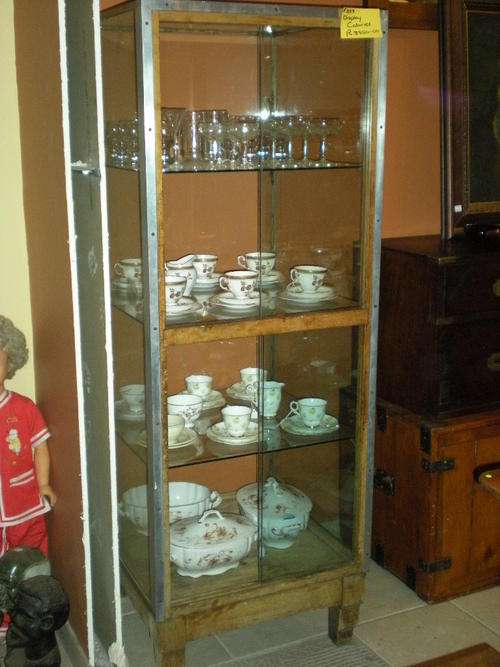 VINTAGE LARGE UPRIGHT DISPLAY CABINET