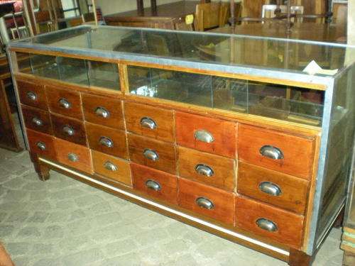 18 DRAWER SHOP DISPLAY COUNTER