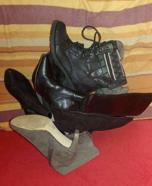 Ladies shoes/boots for sale. See pics